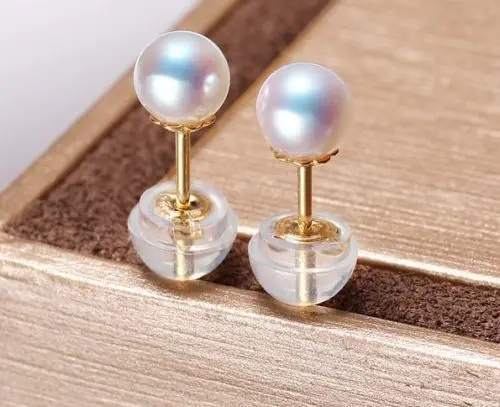 

gorgeous pair of 8mm round white akoya pearl earring 18 solid gold stud style