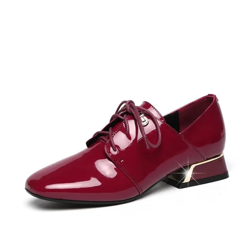 

Spring and Autumn new leather with a casual British head lacquer leather shoes