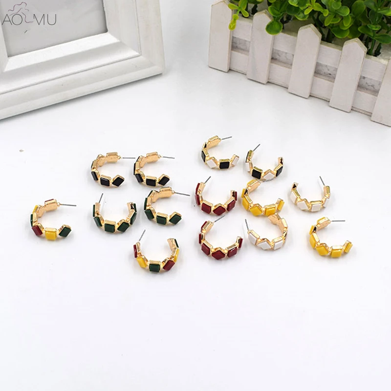 

AOMU New Simple Fashion C Letter Colorful Resin Metal Earrings Geometric Semicircle Hoop Earrings for Women Girl Party Jewelry