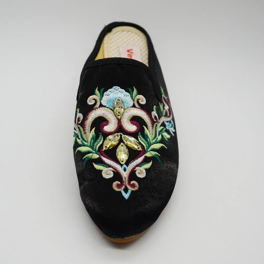 Veowalk/Женские повседневные парусиновые тапочки ручной работы на плоской подошве в винтажном стиле с цветочной вышивкой; удобная летняя женская обувь из хлопка с острым носком
