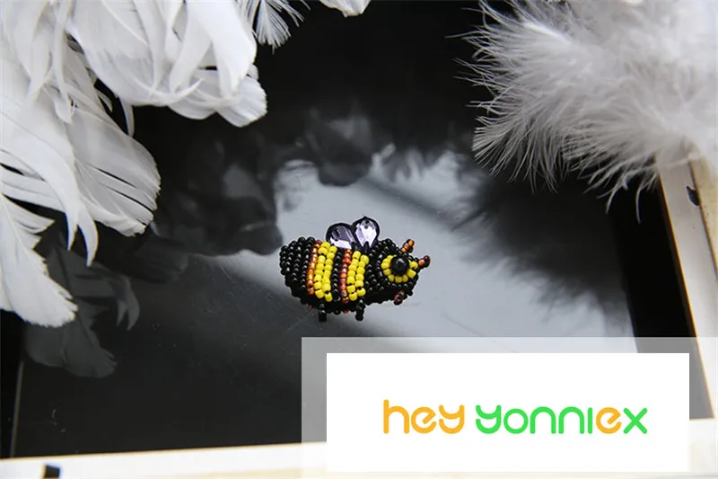small bee 1 шт. цветы пчелы божья коровка Стразы нашивки с бисером аппликация пришить Бисероплетение qpplique одежда обувь, сумки, украшение патч DIY - Цвет: small bee