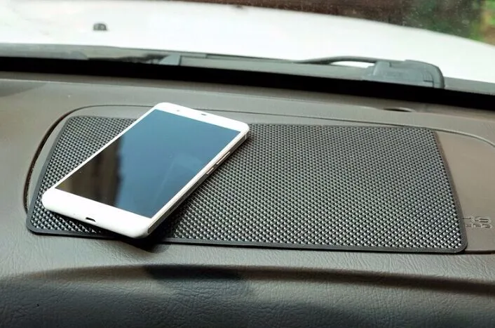 

1PCS Universal 19*12cm Car Logo Anti-Slip Mats Pad Non For Renault Mat