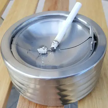 

Stainless Steel Smoke Dish Cigarette Holder Desktop Round Ashtray with Cover