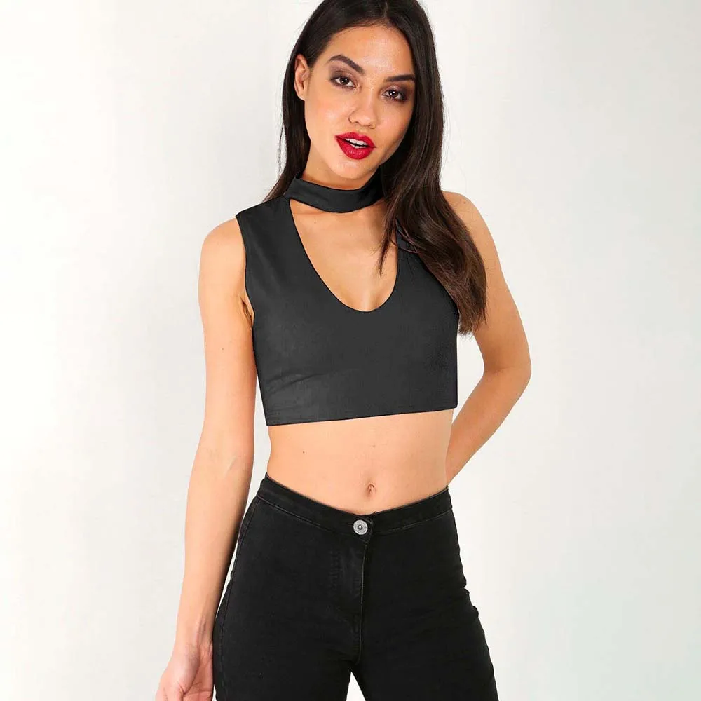 black_crop_top