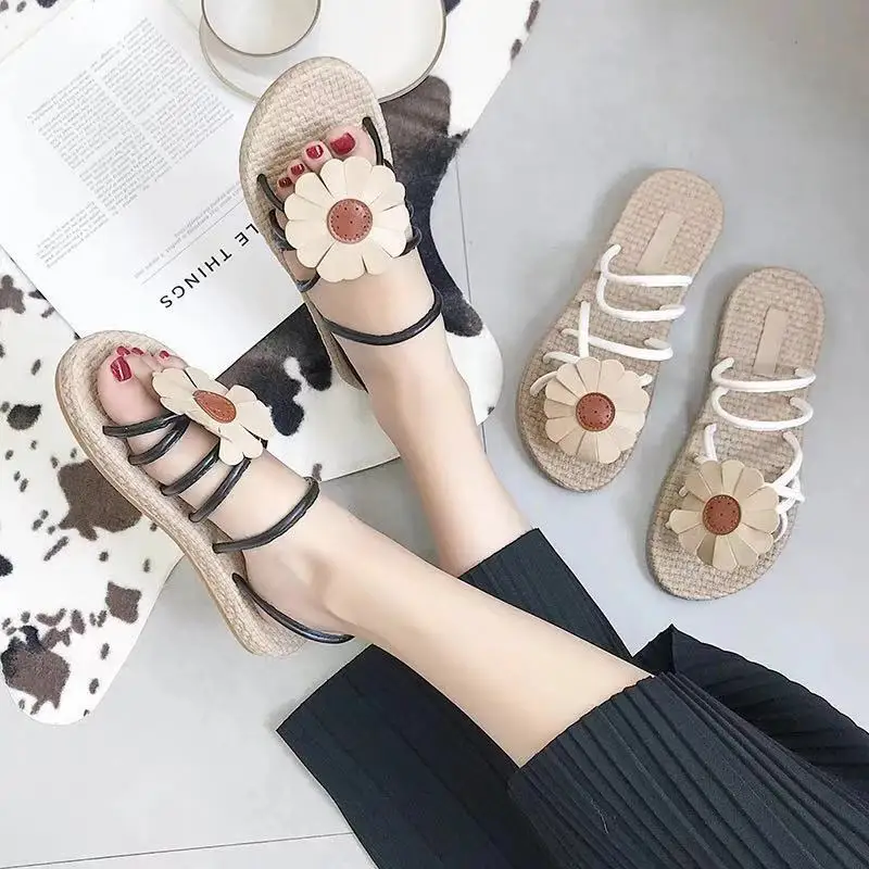 

Summer flat with women's sandals flowers beach fashion wear sandals women