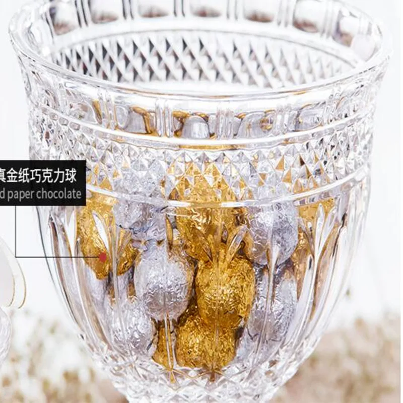 New high-end candy cans hotel wedding dessert storage pavilion table table window decoration high-foot cover glass jar ornaments