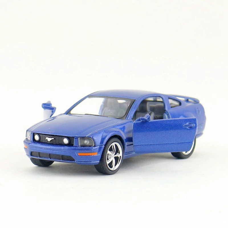 1:38 Масштаб/2006 Ford Mustang GT игрушечный автомобиль KiNSMART литая модель открывающиеся