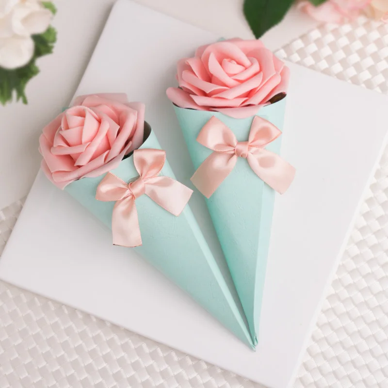 

20pcs 8 colors Sweet lovely Flower Decoration bomboniere Candy box Paper boxes Gift Kraft Favor Box With bow Wedding favor