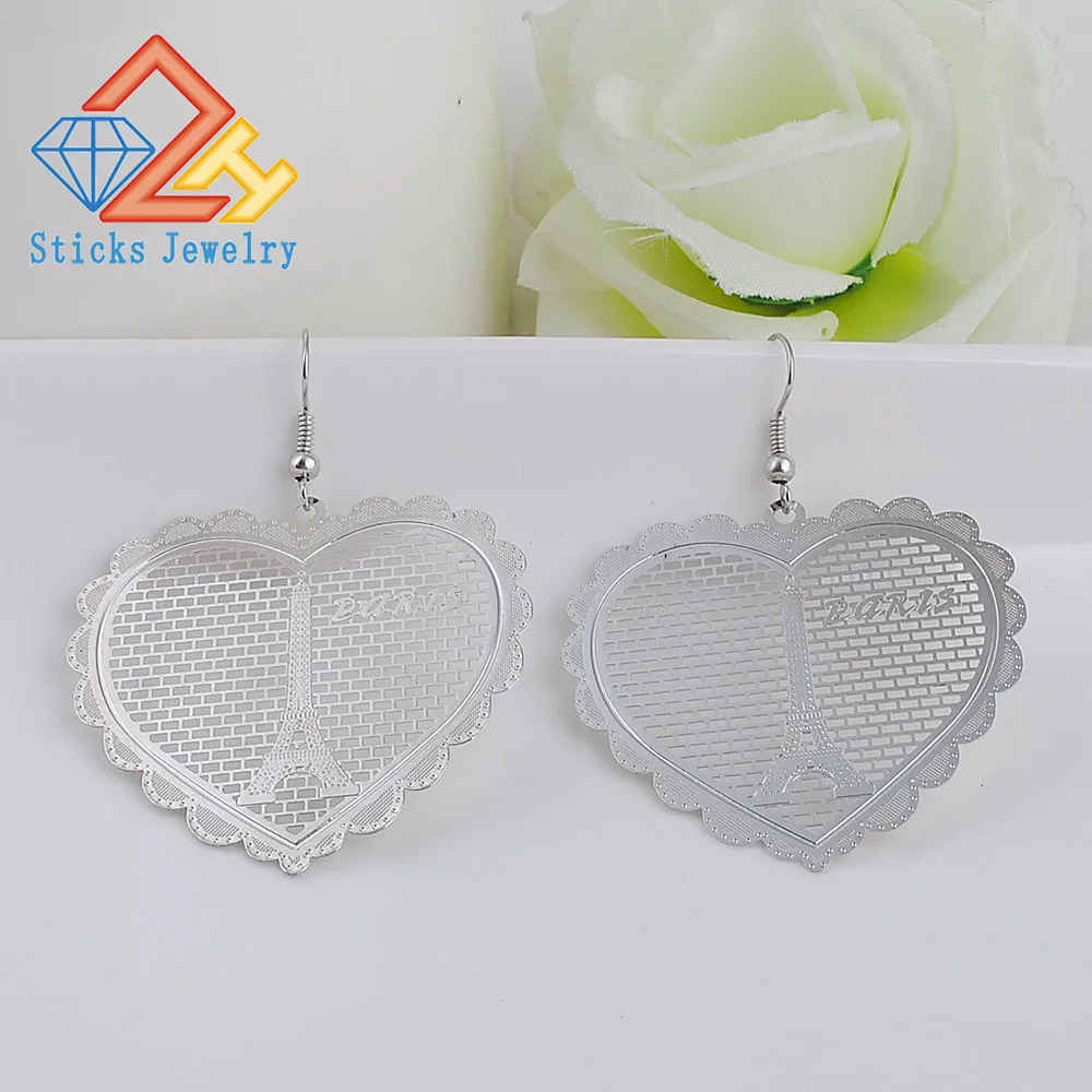 

(1 pair / lot) 100% environmentally friendly material heart-shaped computer chip white K lady earrings