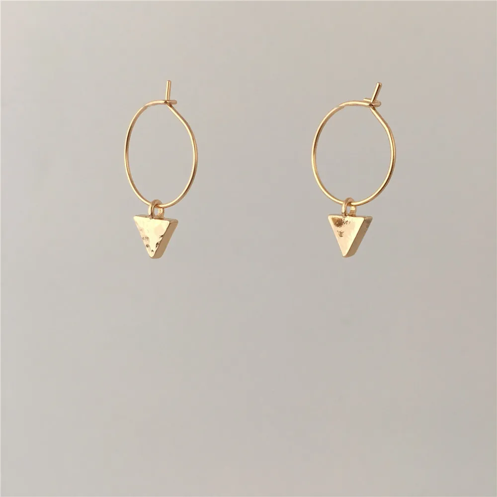

TRENDY WOMEN EARRINGS GOLD COLOR PLATING HAMMERED TRIANGLE CHARM HOOP EARRINGS