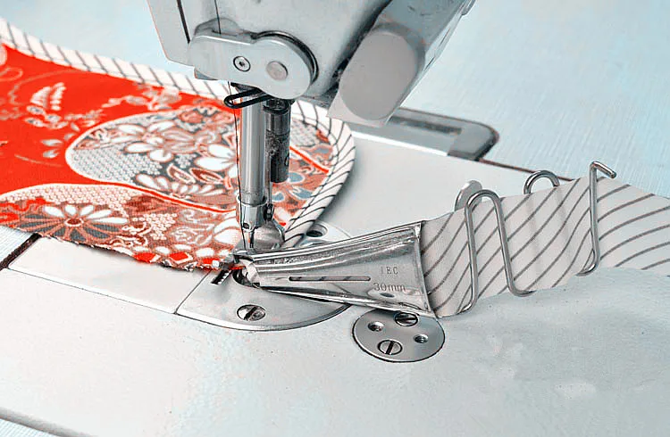 Máquina de coser industrial accesorio de encuadernación DIY de 12mm para máquina de coser encuadernador de sesgo de ángulo recto de doble pliegue ajustable 