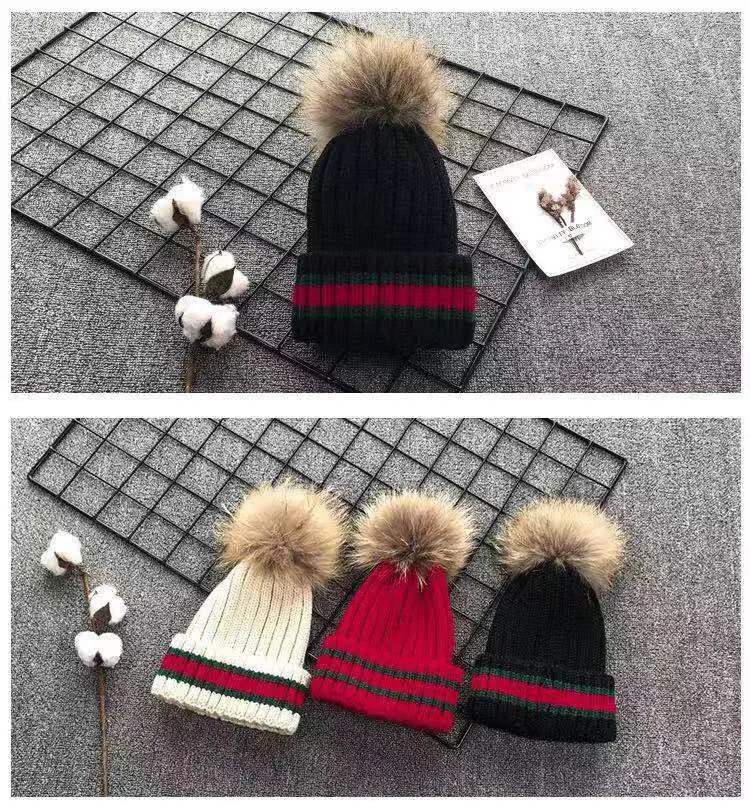 Зимняя брендовая шапка с помпонами для девочек, теплая вязаная шапка Skullies, Детская меховая шапка с помпоном, детская шапка с помпоном из натурального меха енота, женская шапка, плотная шапка