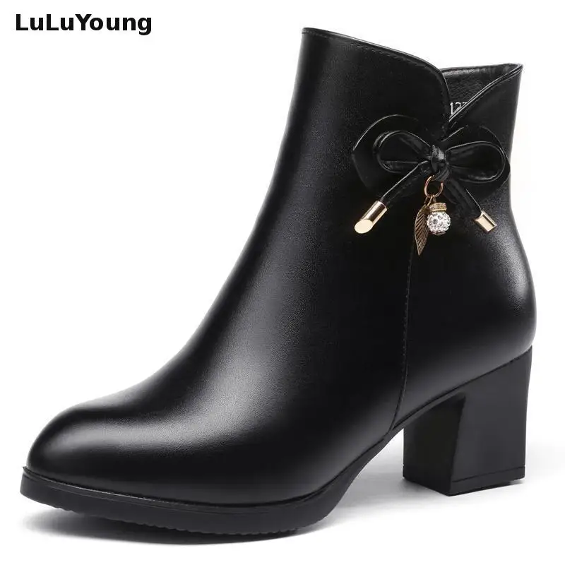 

Winter Middle-aged Women Ankle Boots Warm Black Color Women Shoes Boots