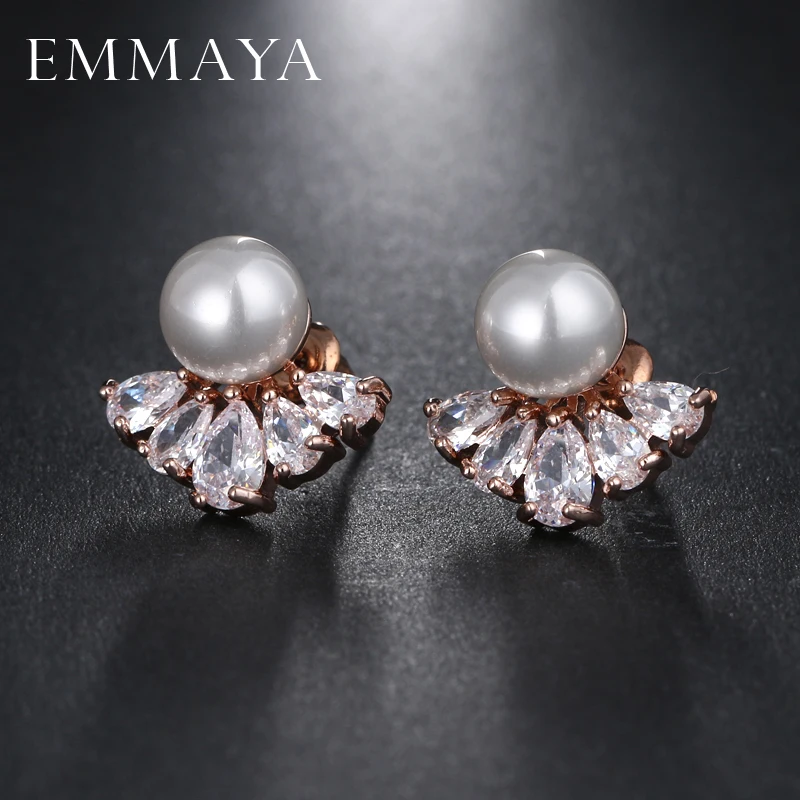 Женские серьги гвоздики EMMAYA белые с искусственным жемчугом и цветком|cz stud