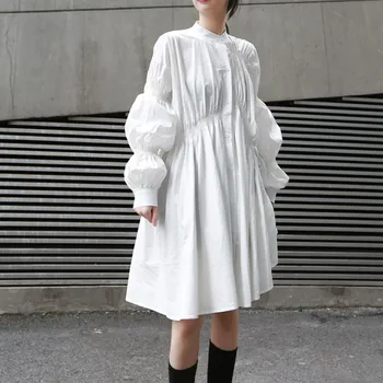 

Hipster Dress With Irregular Latent Sleeves