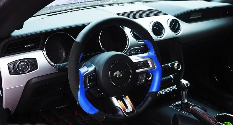 Высокое качество всех hand-шили верхнего слоя кожи (гладкая + замша) 38 см руль чехол для 2015-2017 Ford Mustang