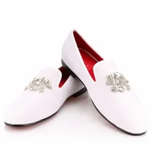 Keren Tiro Putih Beludru Gaun Sepatu Pria Pantofel Merokok Sandal Berlian Imitasi Kristal Rumbai Pesta Pernikahan Flats Sepatu Kasual Slip(China)