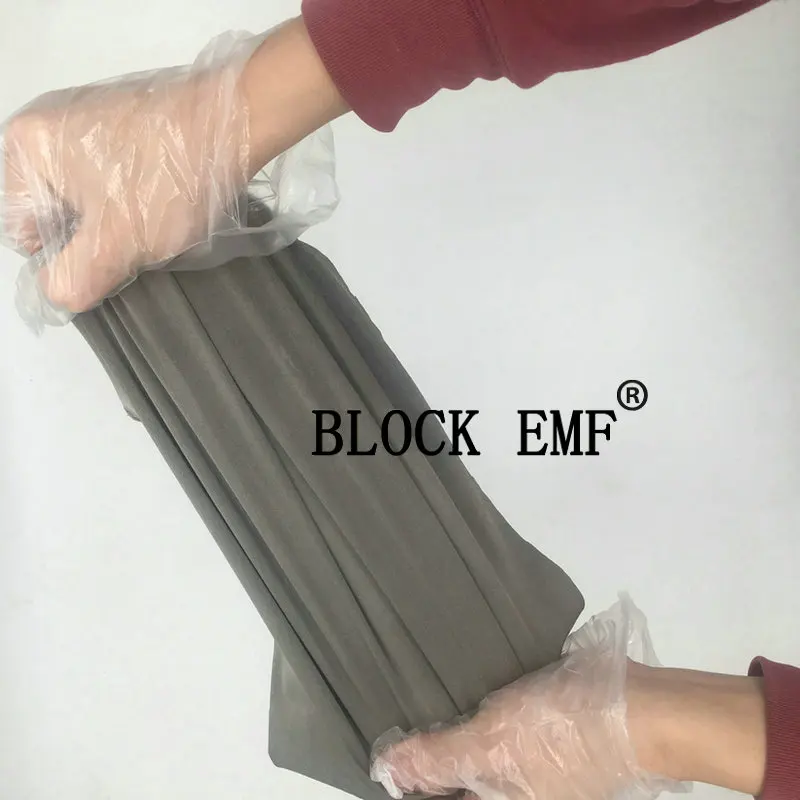 

Блок EMF из микрофибры 100% серебряного цвета