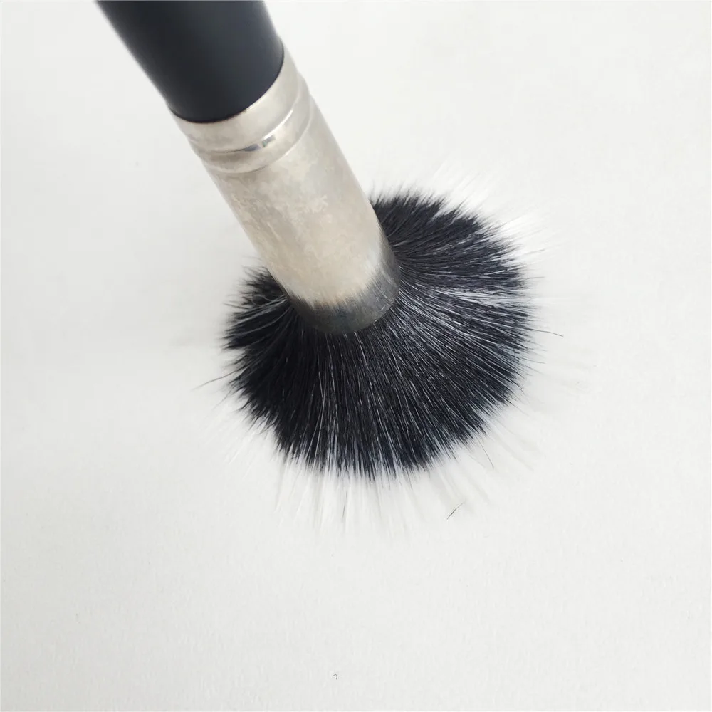 INGLOT 27TG FACE FOUNDATION BRUSH _ 2