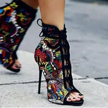 Лидер продаж; разноцветные ботинки на высоком каблуке с украшением в виде кристаллов; пикантные женские ботильоны на шнуровке с открытым носком; коллекция года; ботинки со стразами