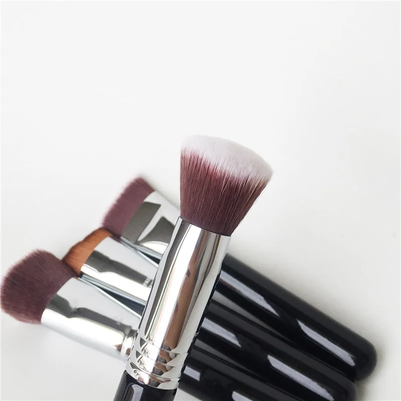 Sigma F84 Anlged Kabuki Brush _ 2