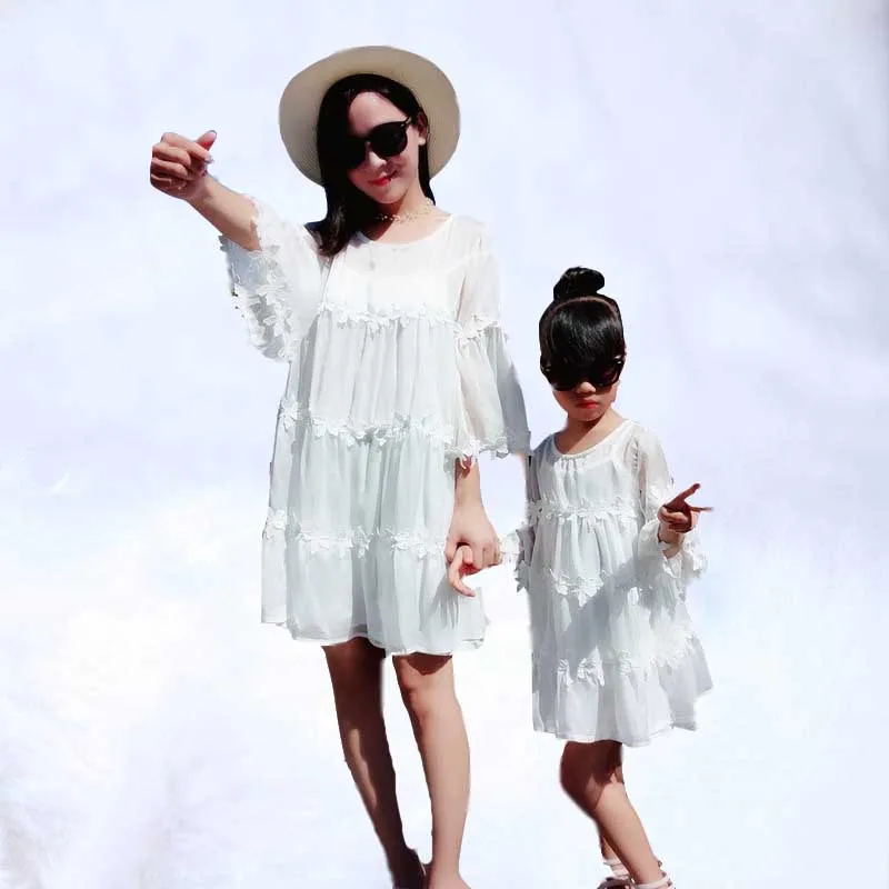 

2019 New Summer Fashion Mother Daughter Dresses Family Matching Clothes Family Look Bohemian White Mother And Girl Dresses
