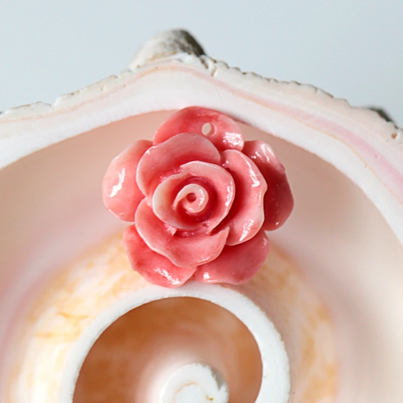 

New Arrival Pink Conch Shell Carved Rose Pendant Bead 15x15x8mm 1g