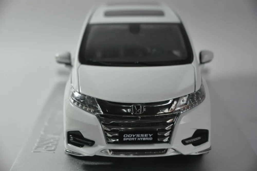 1:18 литая под давлением модель для Honda Odyssey Sport Hybrid белый MPV сплав игрушечный автомобиль миниатюрная Коллекция подарков