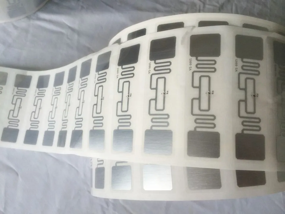 UHF считываемая карта 915 UHF RFID карта дальнего диапазона микросхемой чипом микропроцессорные карты метка Диапазона UHF RFID для Бумага этикетки пассивный УВЧ бумажная Windshied бирка дешевая бирка