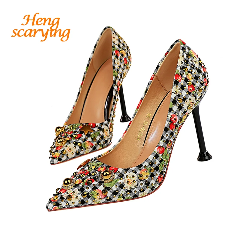 

2019 Woman 9.5cm High Heels Plaid Pumps Female Stiletto Crystal Fetish Valentine Shoes Lady Strange Rivet Flower Scarpins Heels