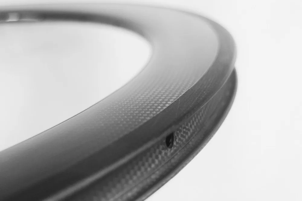 60mm-carbon-fiber-clincher-3K-glossy-with-besalt-braking-track-road-bicycle-rims-700c-wheelset-parts (2)_