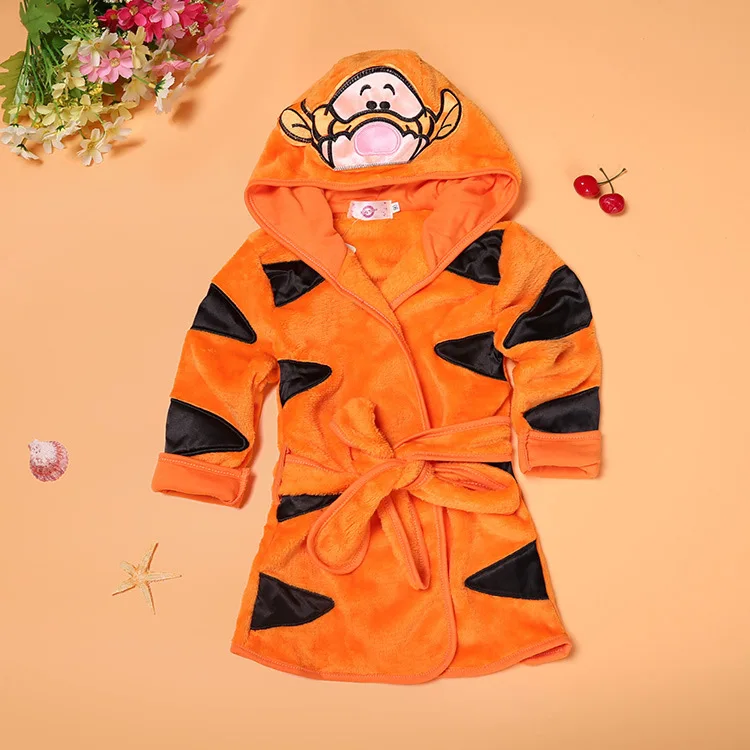 

2019 Autumn Winter Baby Flannel Robe Girls Bathrobes Cartoon Hooded Sleepwear Kids Robes Boys Pajamas Thickening Home Clothing