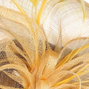 Красный fascinators с фиолетовым украшения из перьев высокого качества шляпки из соломки синамей с вуалеткой замечательный коктейль шляпы MSF126 - Цвет: Цвет: желтый