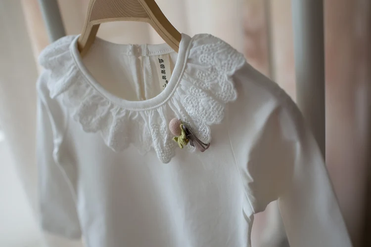 Коллекция года, весенне-осенняя рубашка для маленьких девочек Детская футболка с длинными рукавами кружевные топы, белые футболки для девочек