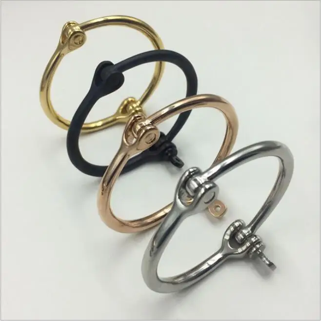 

2019 New hot-selling European and American personality titanium steel bracelet horseshoe screw switch creative personality 1pcs