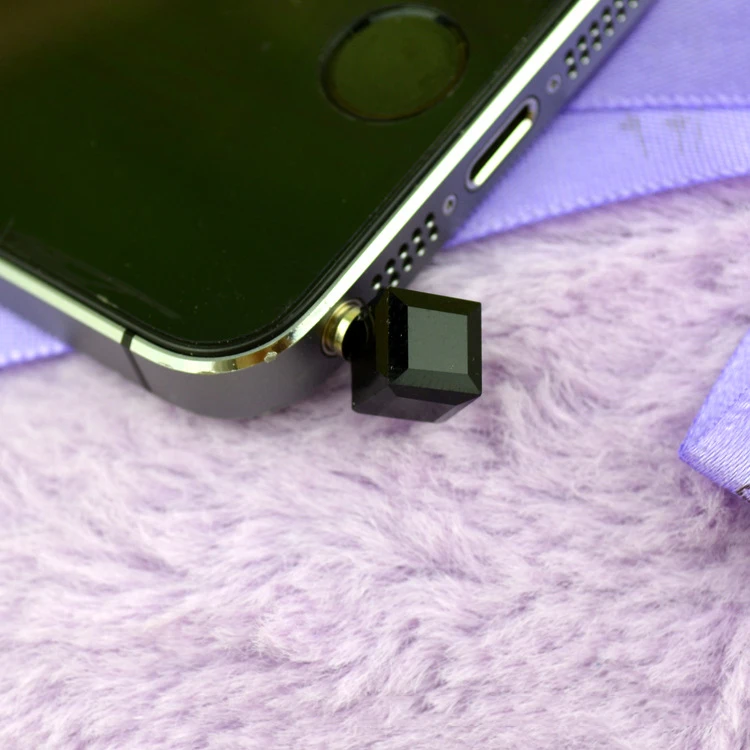 3810887694_2046874243