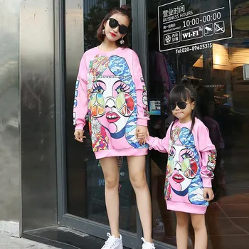 

Mother Daughter Dresses Women Face Pattern Fashion Brand Girls Pajamas Mommy and Me Family Matching Clothes Twins Matching Set