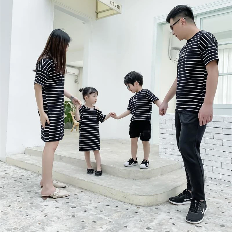 2019 Family Matching Clothes Striped Print Father Boys T-shirts Mother Girls Dresses Gift Black Summer Casual Tops Plus Size 3XL