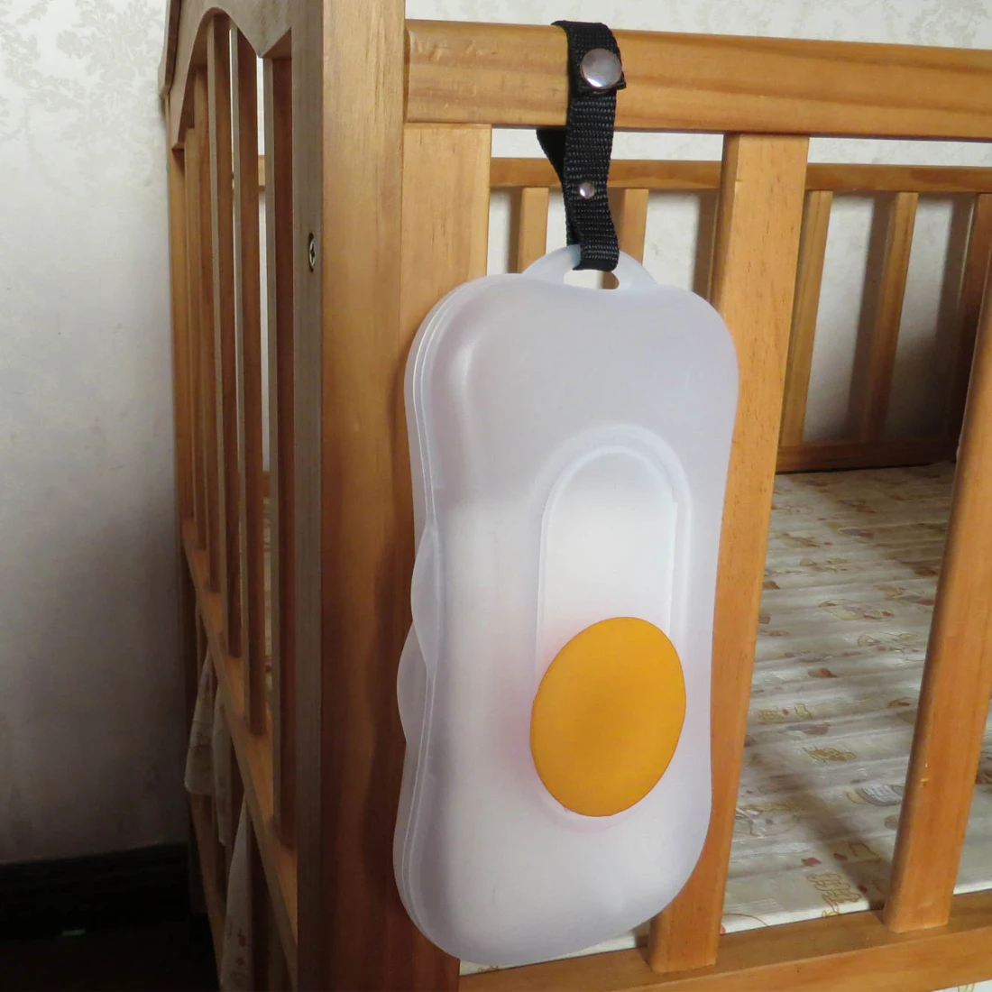 

Gift New Design Portable and Convenient Wet Tissue Box Outdoor Tissue Box For Baby Travel Wipes Dispenser