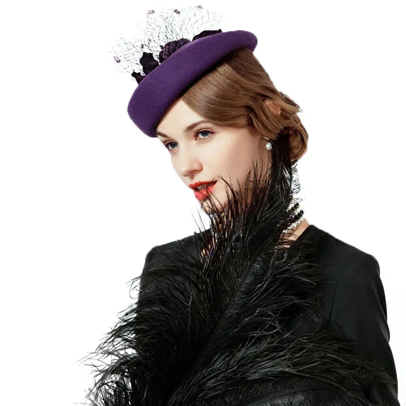 Женская фетровая шляпка Таблетка FS шерстяная с цветами фиолетового цвета для