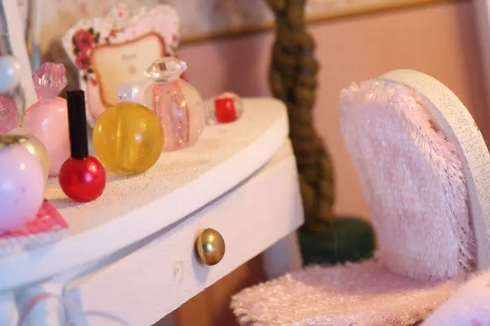 DIY Kit игрушечные лошадки кукольный домик для детей, деревянный Миниатюрный Кукла домашняя мебель сборки Весы Модель головоломки английск