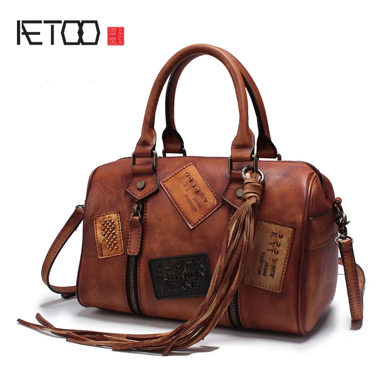 

AETOO Autumn and winter new retro punk lady handmade leather rivets hand messenger bag handbags
