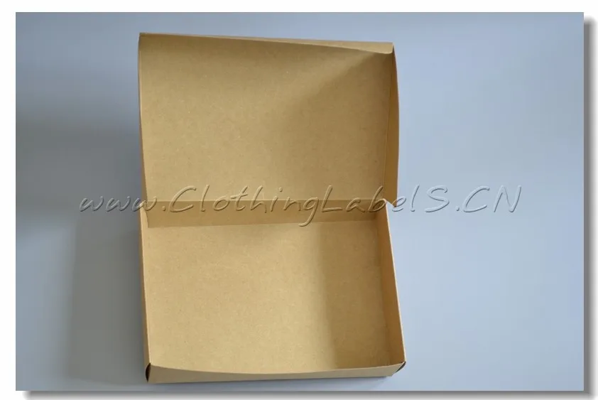 Крафт-бумажная коробка или Подарочная бумажная коробка, индивидуальный дизайн, горячее тиснение цвета, пакеты для одежды этикетки и бирки, аксессуары для одежды