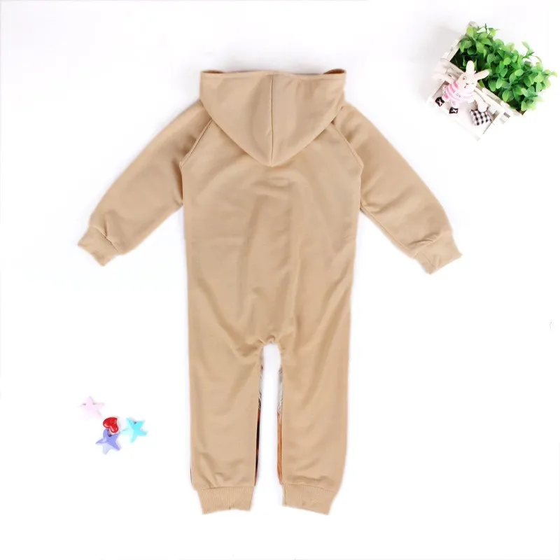 2628124120_1943670203