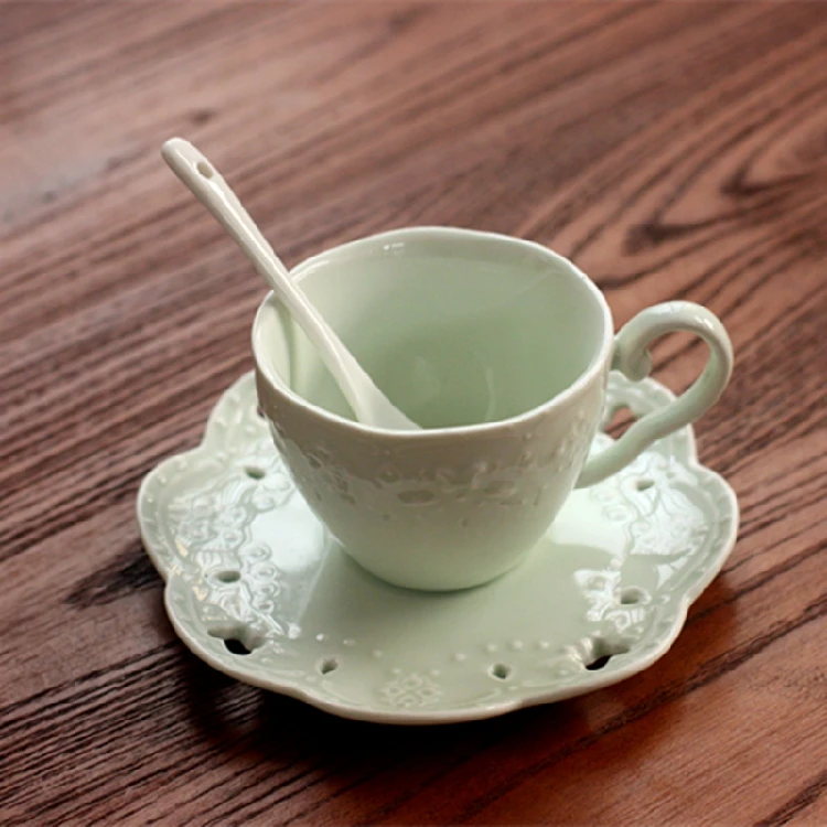 Европейский стиль ярких цветов костяного фарфора кофе/кексы чайный сервиз, керамическая послеобеденный Teaset, 1 чашка+ 1 блюдо+ 1 ложка+ подарки