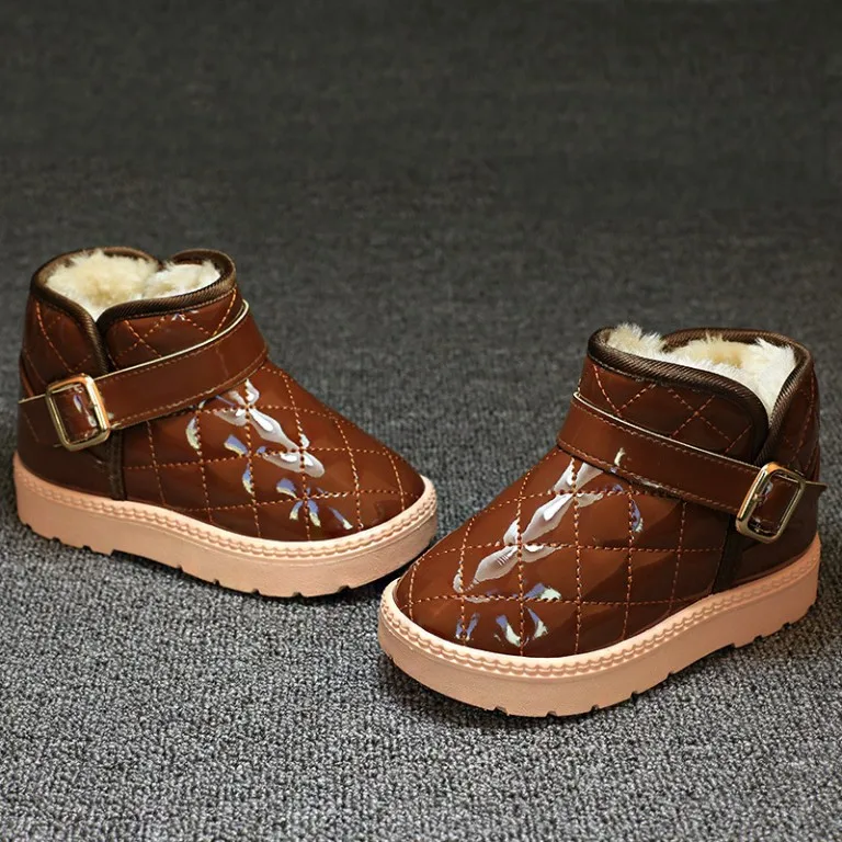 Зимняя новая стильная детская хлопковая обувь для мальчиков и девочек, модные теплые зимние ботинки, Детские Водонепроницаемые ботинки для детей 1-6 лет - Цвет: Коричневый
