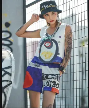 

Pre-Sale 2018 New Arrival Sexy Women Set Graffiti Printed V Neck Vest And Shorts Casual 2 Piece Set Hip Hop Dance Streetwear
