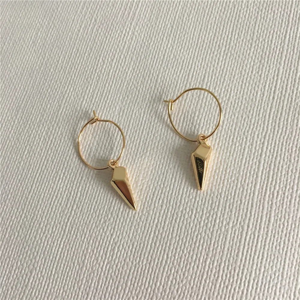 

CASUAL WOMEN EARRINGS GOLD COLOR PLATING IRREGULAR CHARM HOOP EARRINGS