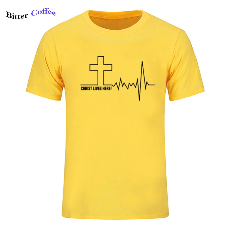 Мужская футболка с надписью Funny Christ Lives Here Cross Heartbeat для христиананина Иисуса