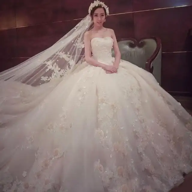 Fairytale Ball Gown Wedding Dresses Sweetheart Handmade Flowers